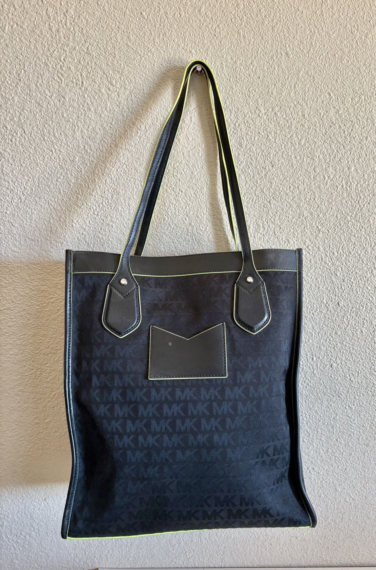 MICHAEL KORS Exclusive Bay Large Woven Canvas Tote Bag Black/green