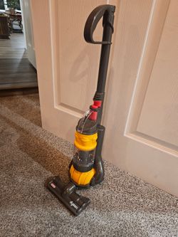 Dyson kids vacuum toy