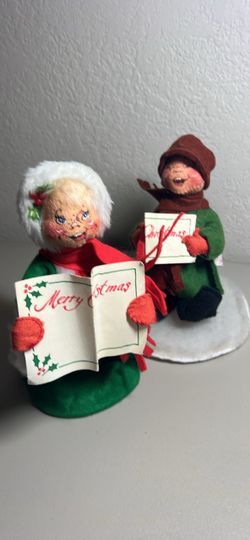 Annalee Christmas Caroler Figurines Set of 2