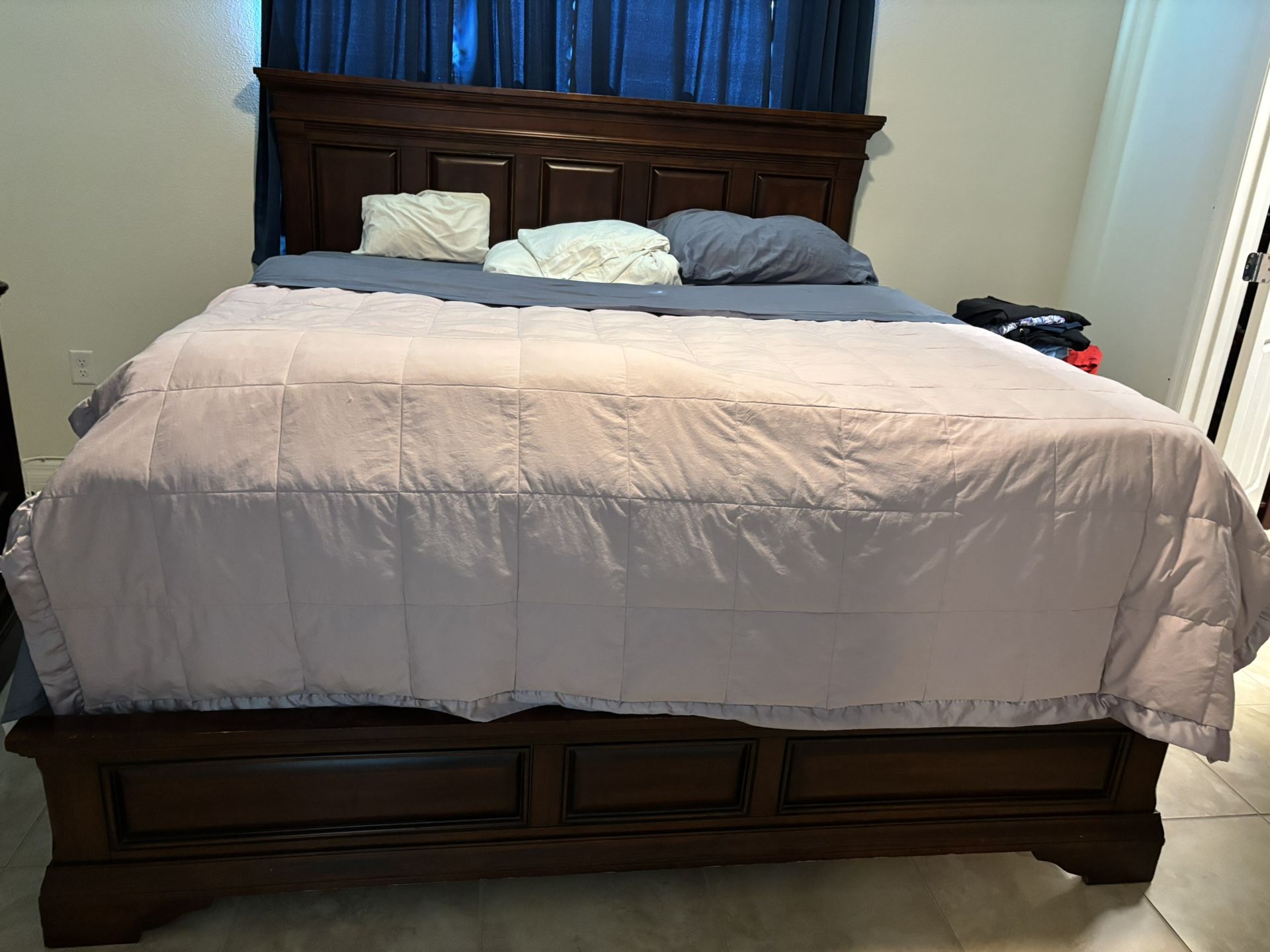 Baers Furniture California King Bed And Dresser. Will Give The Mattresses For Free If You Want Them.