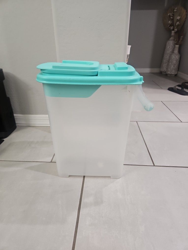Dog Food Container 