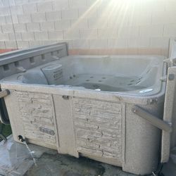 Spa Excellent Shape !! Free Delivery 