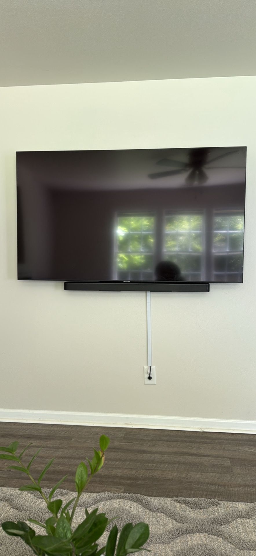 70” Tv, Sound Bar & Speaker