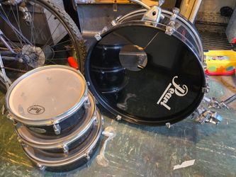 Pearl Drum Kit