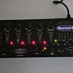 Numark CM100 4-Channel Rackmount Mixer – Working, Missing Fader Caps