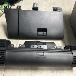 G35 Sedan Glob Compartment Excellent Condition