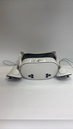 Meta Quest 3 With Controllers