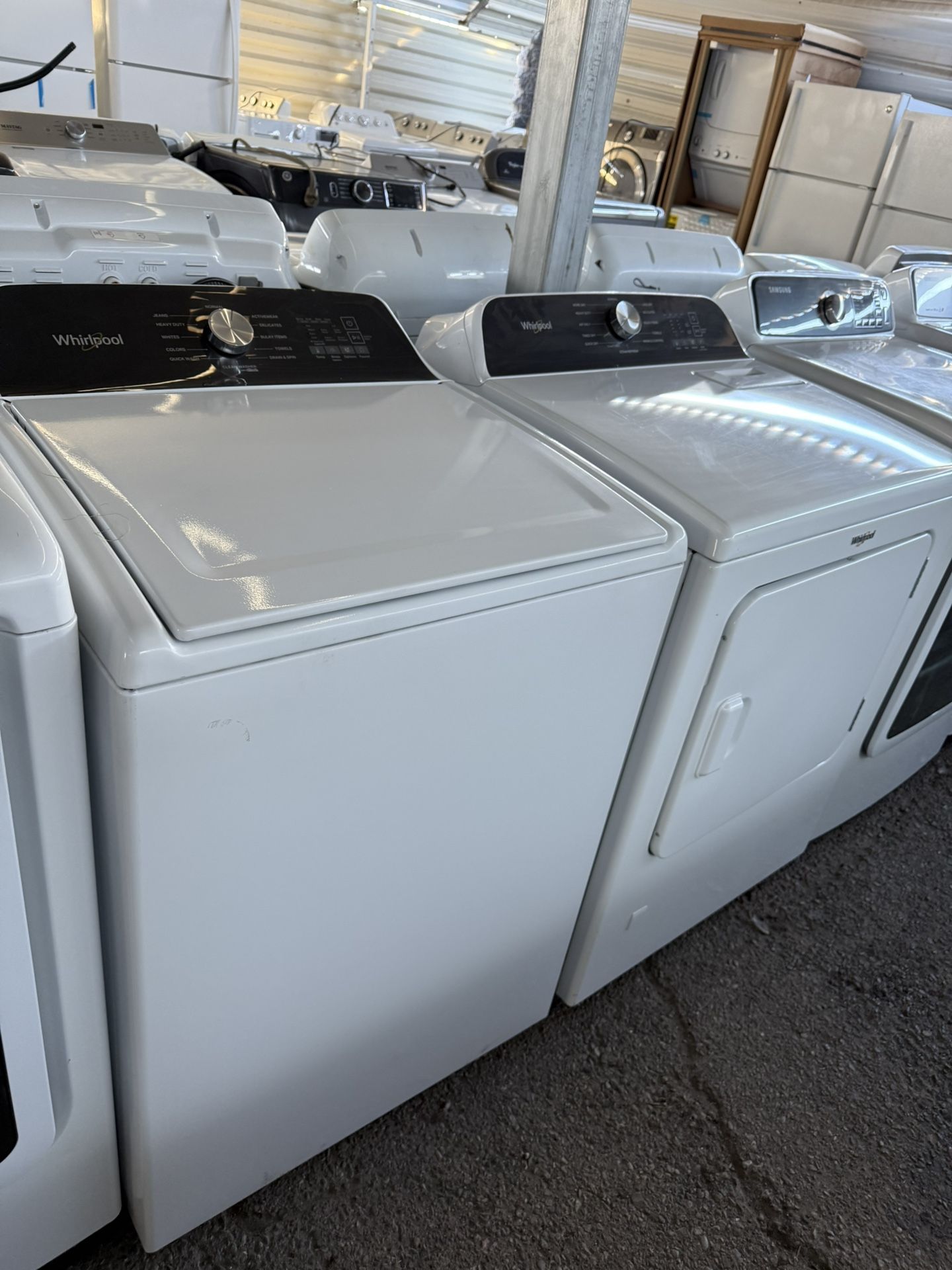 Whirlpool Top Load Washer And Gas Dryer Set