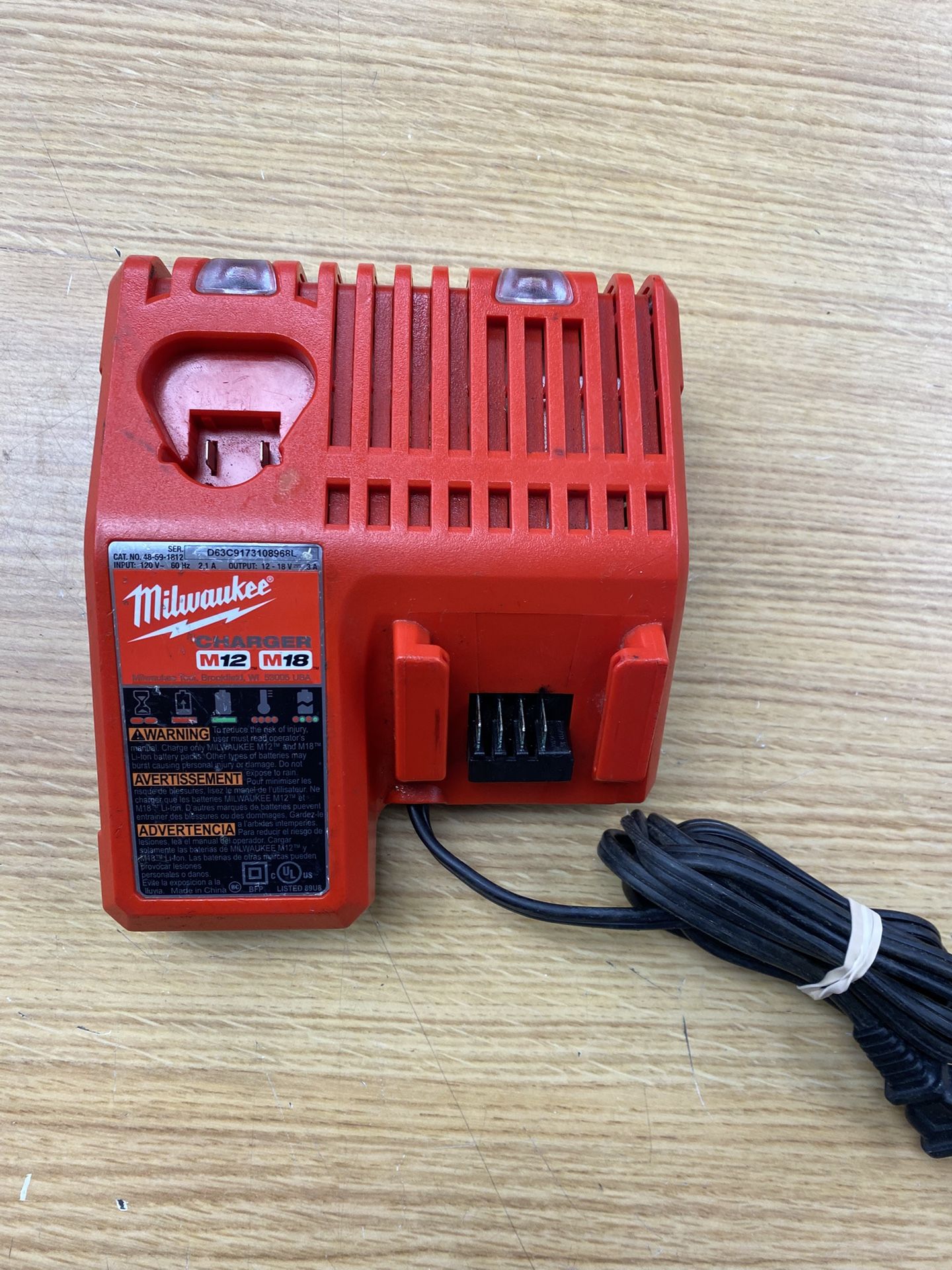 Genuine Milwaukee 48-59-1812 M12 M18 18V 12V Dual Voltage Battery Charger