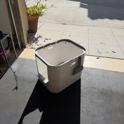 Large litter box
