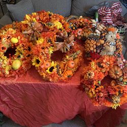 Medium Fall Wreaths  Most Are 16”   