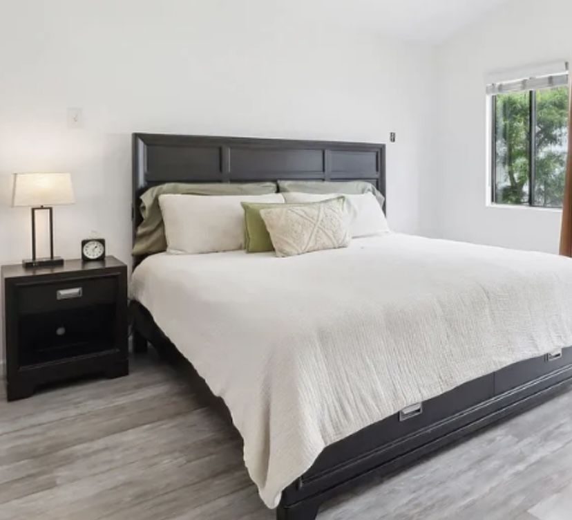 CA King Wood Platform Bed, Mattress, Dresser!