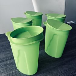 1 Liter Tupperware Pitchers 