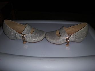 Girls size 8c toddler wedges