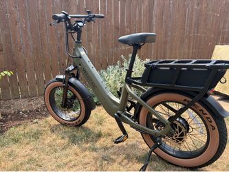 Brand New Velotric GoMad E-Bike – Only 1.5 Miles