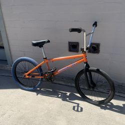 Custom DK general Lee Bmx Bike Bicycle 20” Wheels Extra Tire Included!! Dirt jumping Freestyle Trick Bike