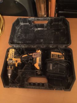 20v dewalt brushless drill works good