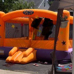 Bounce House 