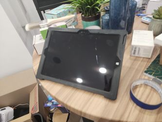 Surface Pro 128 GB Tablet in Black Protective Case