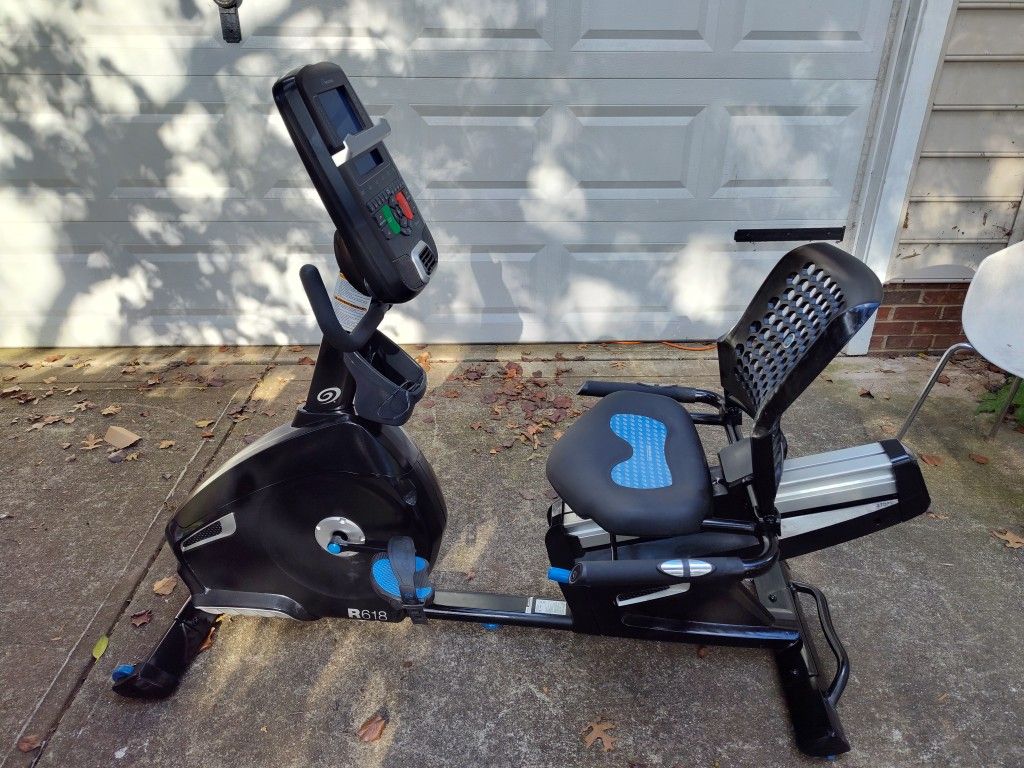 2023 Nautilus R618 Recumbent Exercise Bike