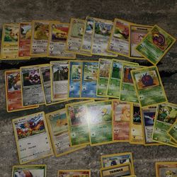 Lot Of 300 + Pokemon Cards. 