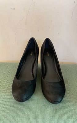 Shoes size 7.5