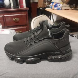 NEW   Men's   Size  10.5   Breathable  Lightweight  Comfortable  Shoes 