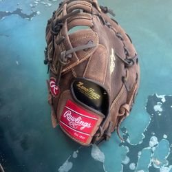 Base Baseball Mitt