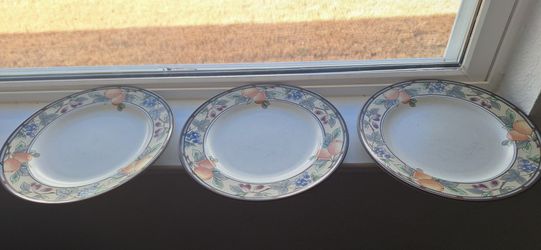 Mikasa Garden Harvest Plates 7 Ct.
