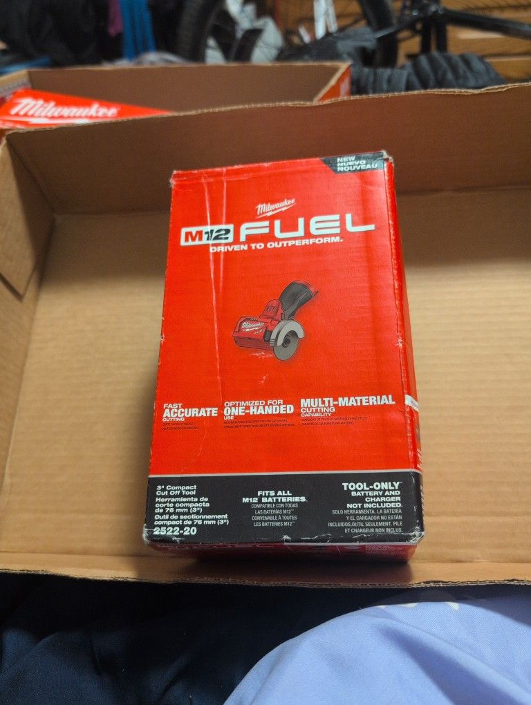 3-In Compact Cut Off Tool Milwaukee M12