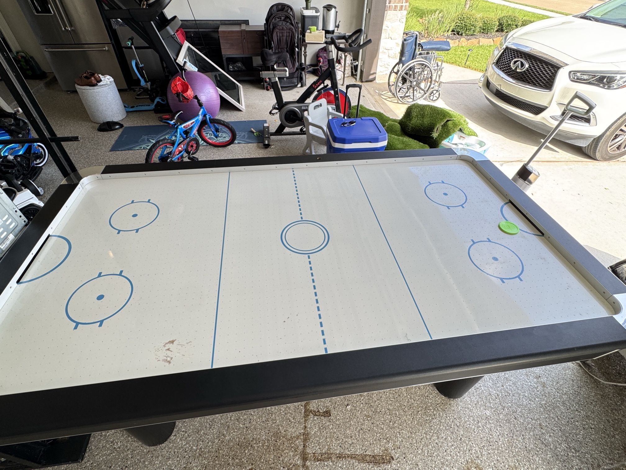 Air Hockey Table