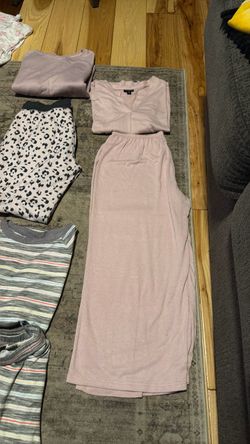 Ropa de mujer size S y M   $10  toda