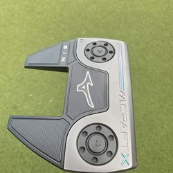 Mizuno m Craft X six. Adjustable (new) demo on real grass at the GolfLAB