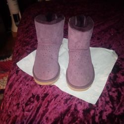 UGGS  BOOTS