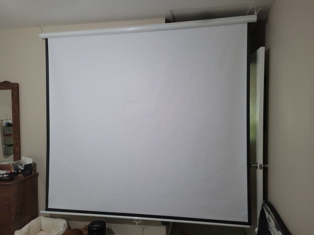 Projector Screen 150"
