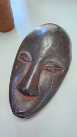 African Tribal Ethnic Plaster Carved Face Mask Wall Hanging Gallery Plaque 4.25"
And other accessories
Beautiful African art
Low price for all items