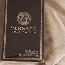 NEW & SEALED VERSACE MEN'S 1.7 OZ SPRAY 30$