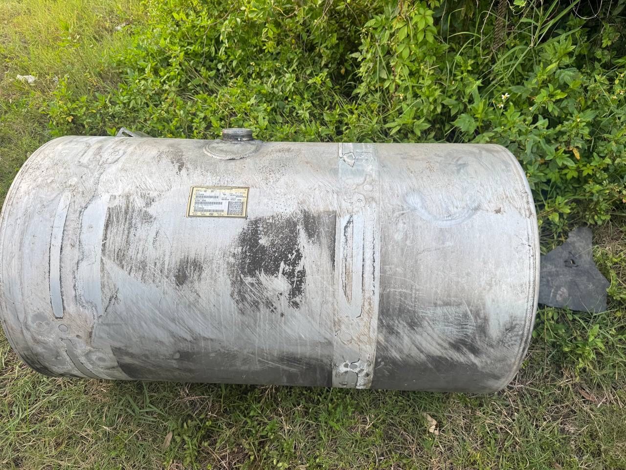 Volvo VNL Left/Driver Fuel Tank, 100 Gallon
