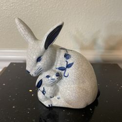 The Potting Shed Dedham Pottery Blue White Bunny Rabbits Figurine Mama and Baby 4”x4”