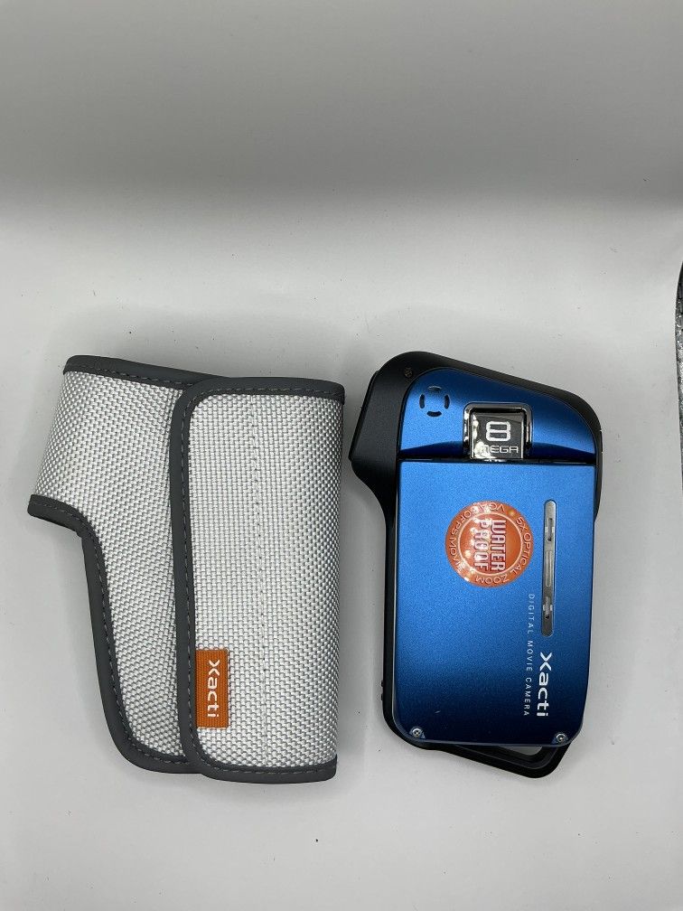Sanyo Xacti VPC E2 8 Megapixel Movie Camera