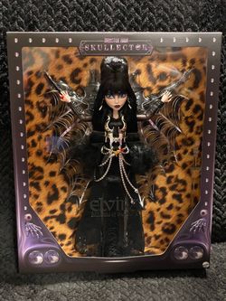 Monster High Elvira Mistress of the Dark Skullector
