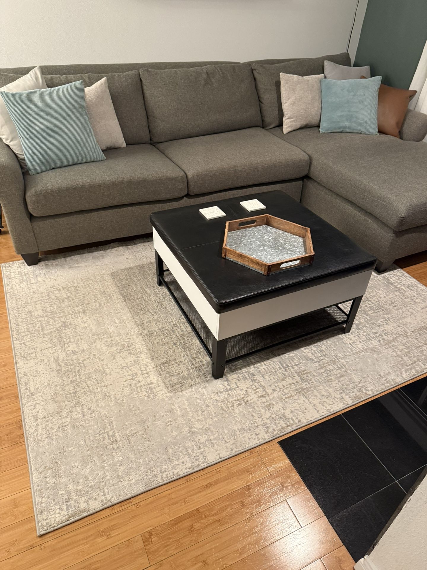 Upholstered Lift Top Coffee Table With Storage