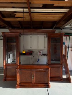 Entertainment center