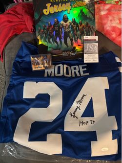 Signed HOF Lenny Moore jersey and signed Gold jacket card