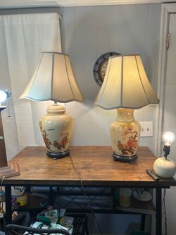 2 vintage oriental Lamps