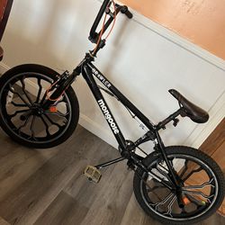 Bike 🚴 Bmx. Mongoose. Size 20”