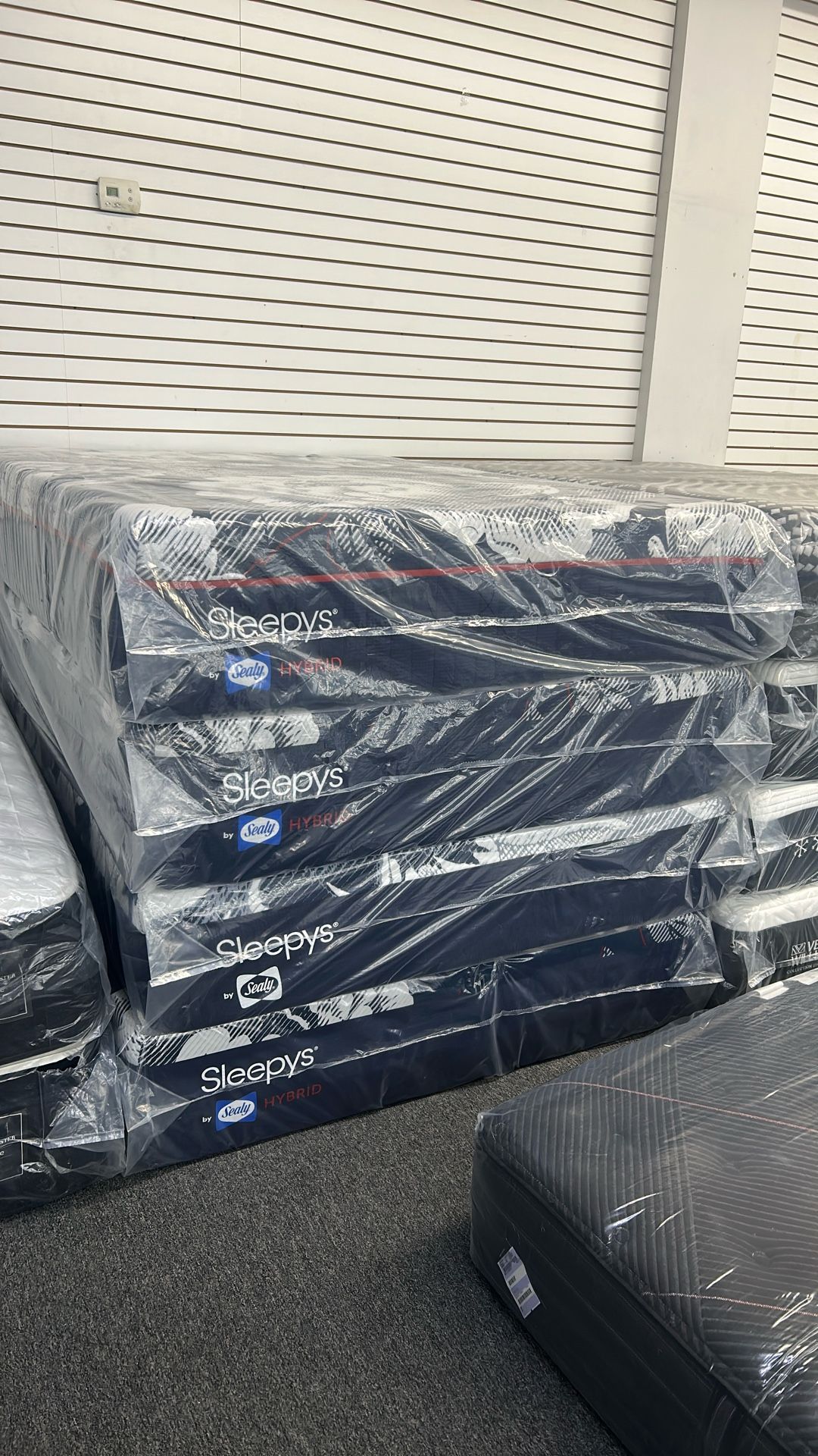 Hybrid Queen Mattress