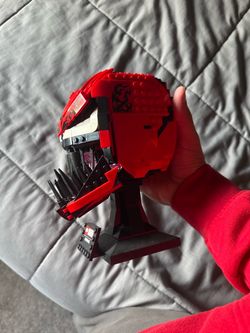 LEGO Marvel Carnage Helmet Build