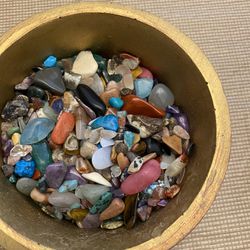 15.8 oz Mixed Natural Stones & Crystal Tumbled Chips Gemstone Crushed Pieces Irregular Shaped Jewelry Making Home Crafts Projects Flower Pot Fish Tank