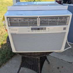 Frigidaire AC Unit 